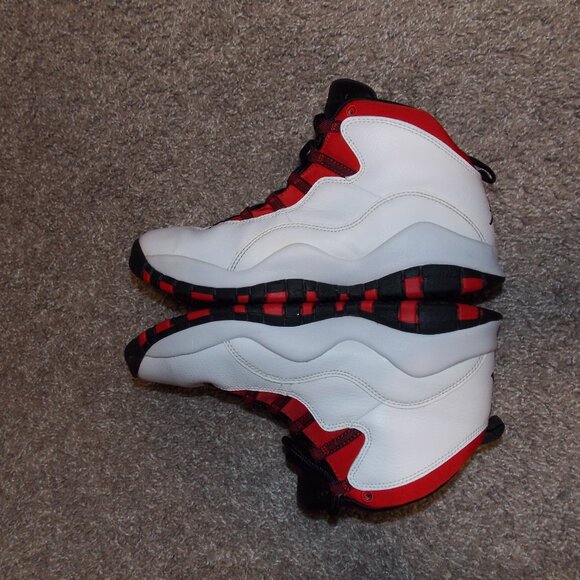 AIR JORDAN X WHITE/UNIVERSITY RED Youth Size 7 - Picture 8 of 11